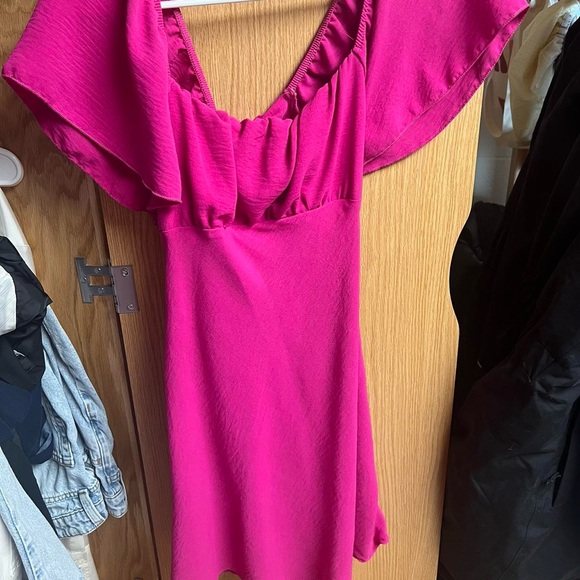 Pink open back bow tie dress - Picture 2 of 4